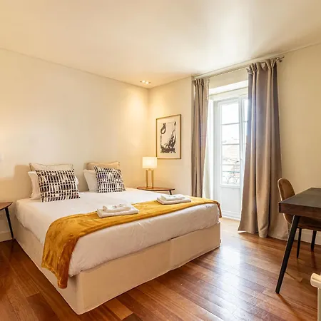 Chiado Deluxe Design 3 Bedroom Apartament