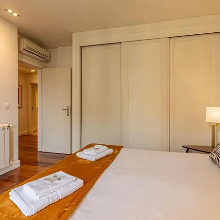 Chiado Deluxe Design 3 Bedroom *