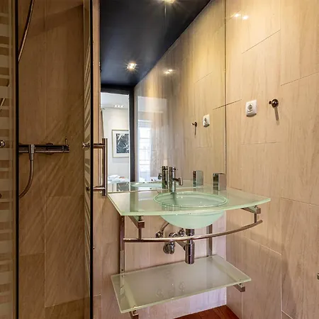 Chiado Deluxe Design 3 Bedroom *