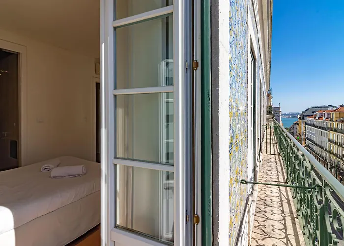 Chiado Deluxe Design 3 Bedroom