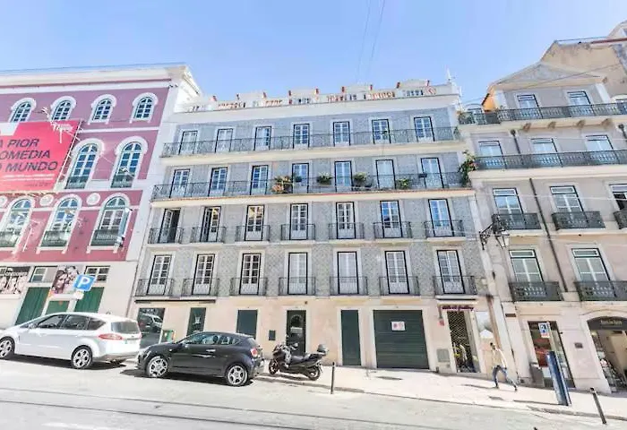 Apartment Chiado Deluxe Design 3 Bedroom