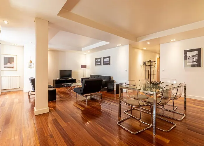 Chiado Deluxe Design 3 Bedroom Apartment