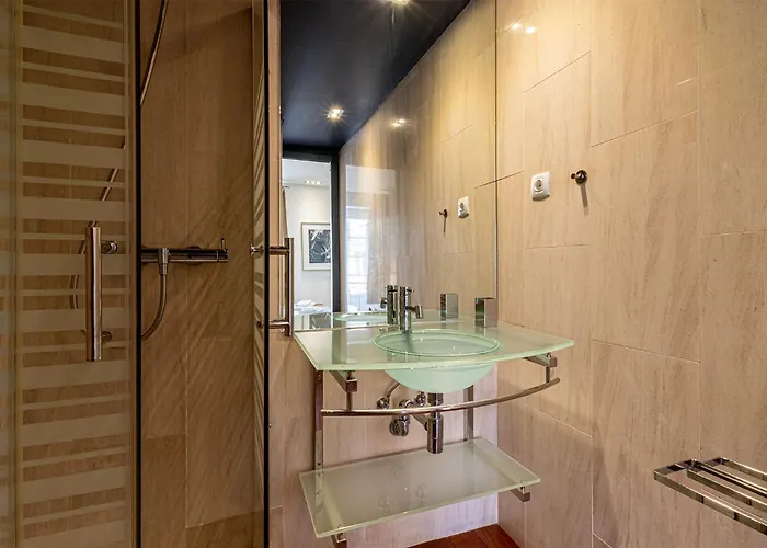 Chiado Deluxe Design 3 Bedroom *