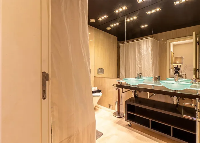 Apartment Chiado Deluxe Design 3 Bedroom