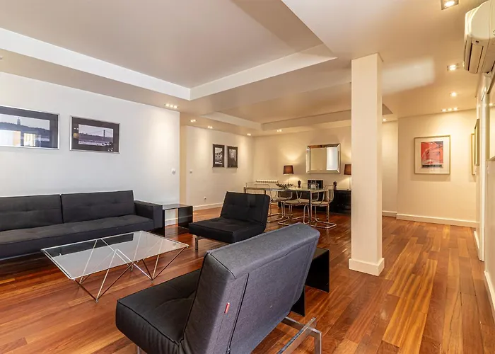 Apartment Chiado Deluxe Design 3 Bedroom Lissabon