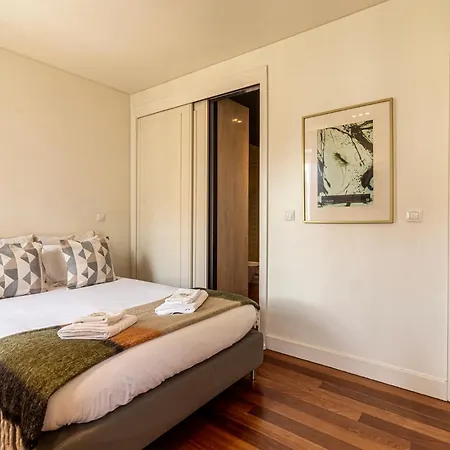 Chiado Deluxe Design 3 Bedroom Apartment *