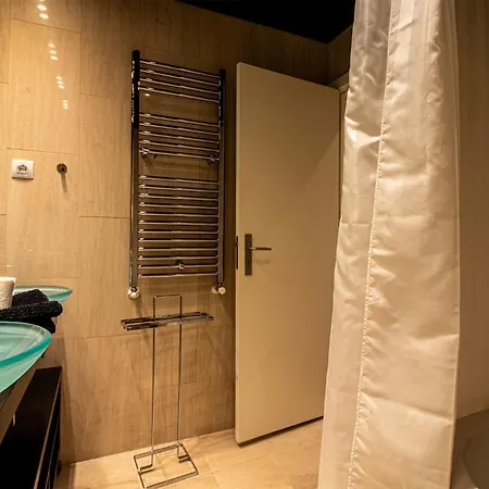 Apartment Chiado Deluxe Design 3 Bedroom *